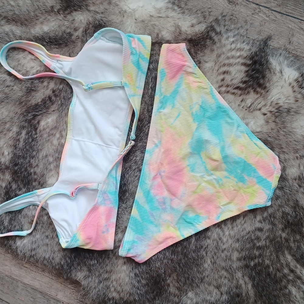 Bikini - Picture 3 of 10
